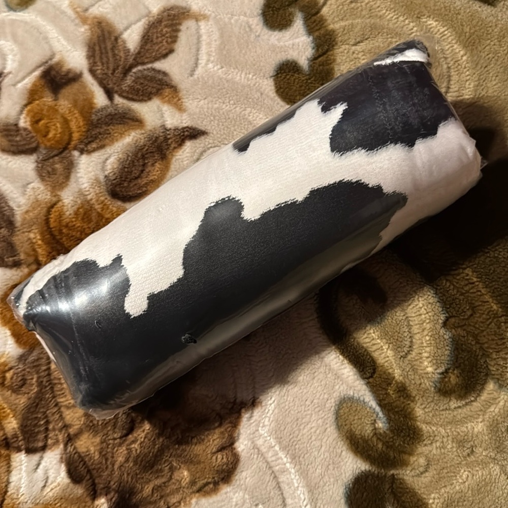 Cow print throw blanket - Picture 2 of 3